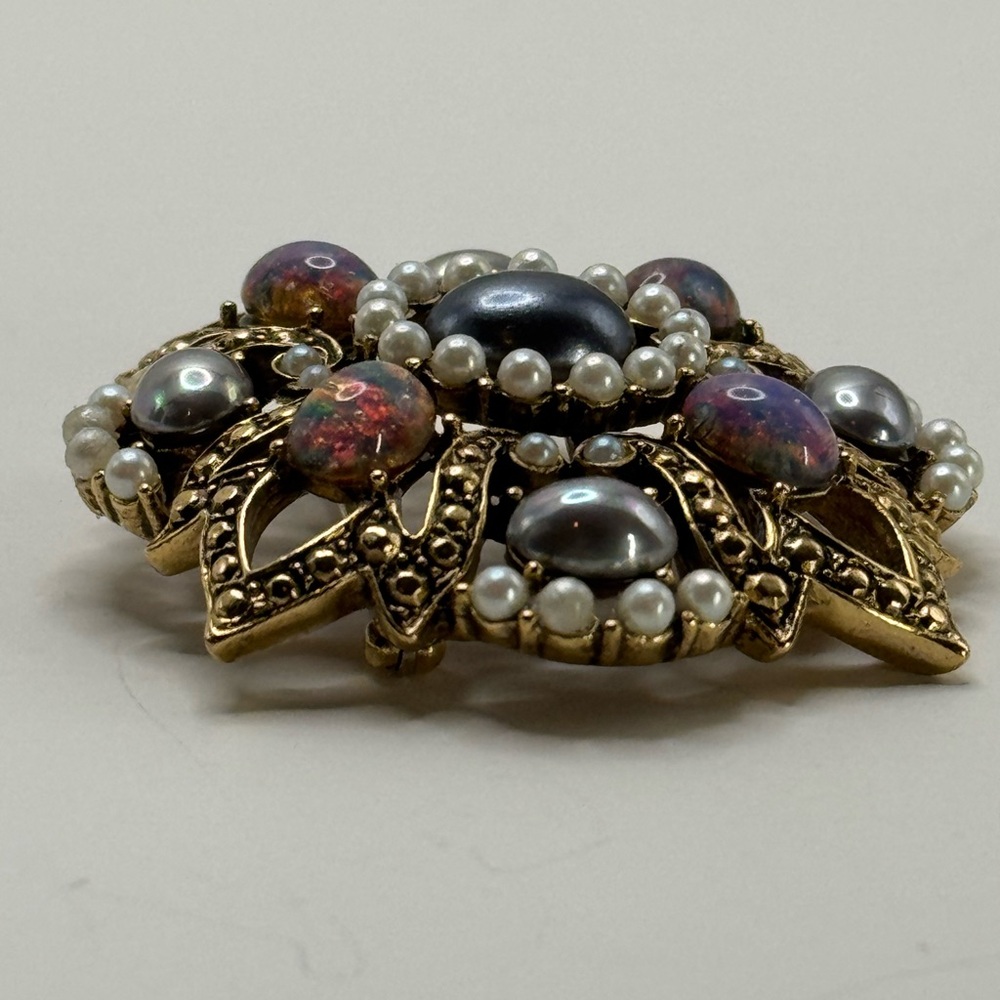 Faux opal and pearl Victorian revival brooch - Picture 3 of 5